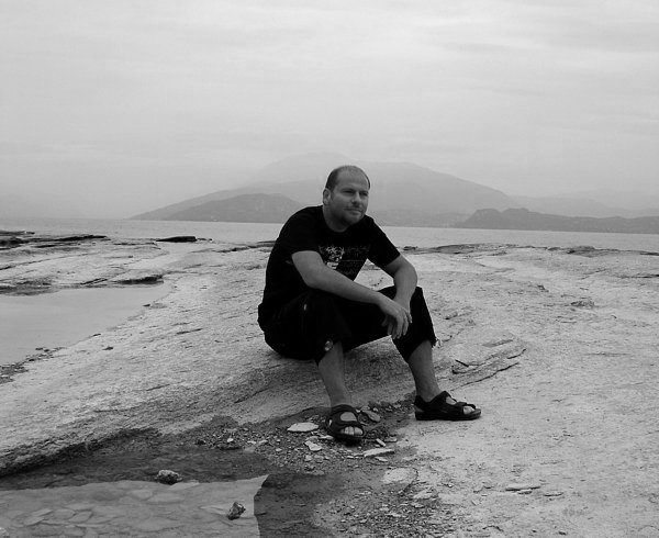 Alberto Patron, � 2005 T.F.